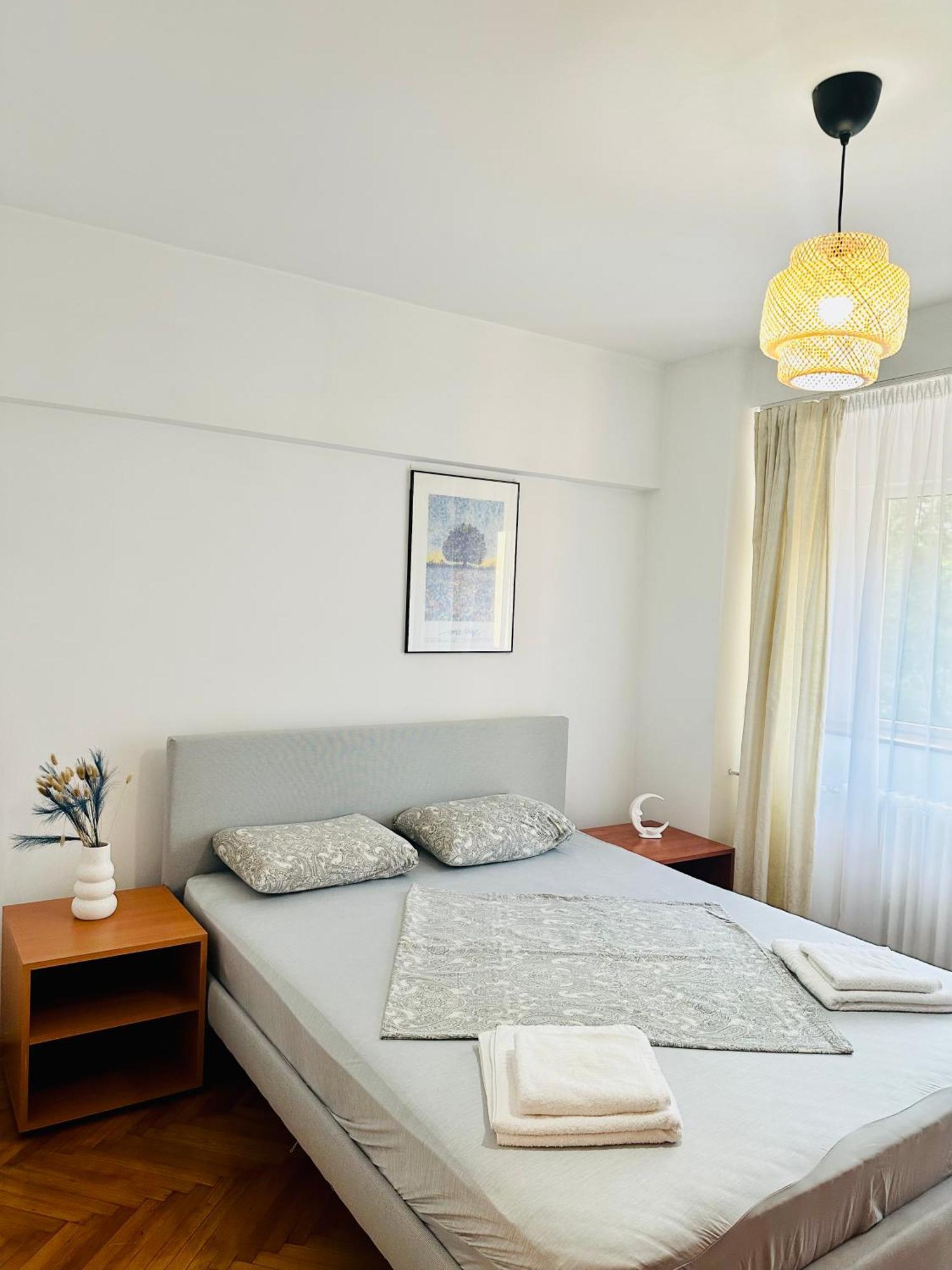 Tranquil Unirii Residence - Elegant & Spacious Living With Parking Steps From Parliament Бухарест Екстер'єр фото