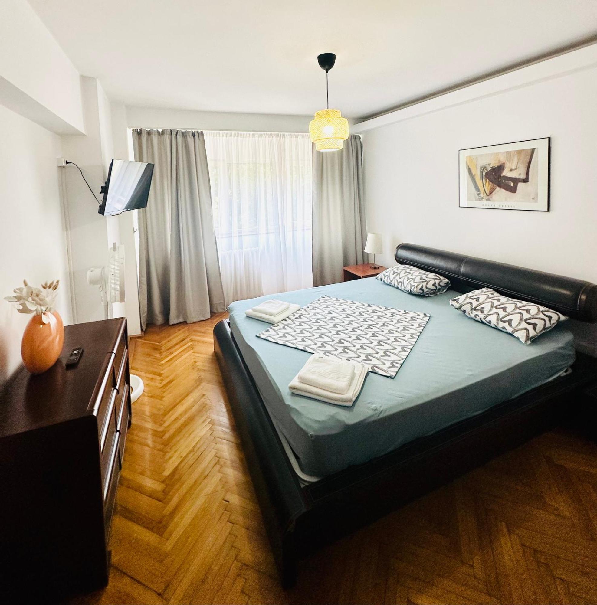 Tranquil Unirii Residence - Elegant & Spacious Living With Parking Steps From Parliament Бухарест Екстер'єр фото