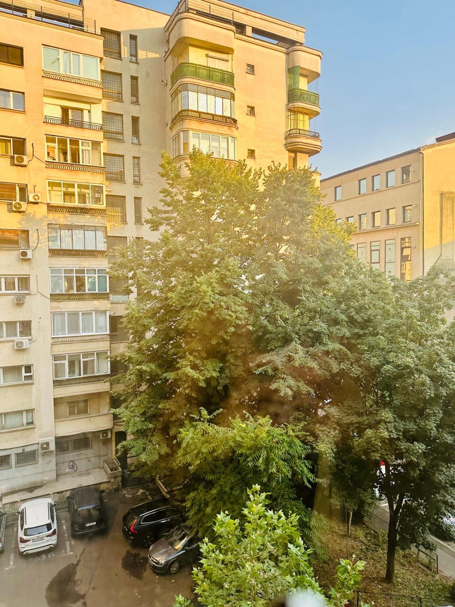 Tranquil Unirii Residence - Elegant & Spacious Living With Parking Steps From Parliament Бухарест Екстер'єр фото