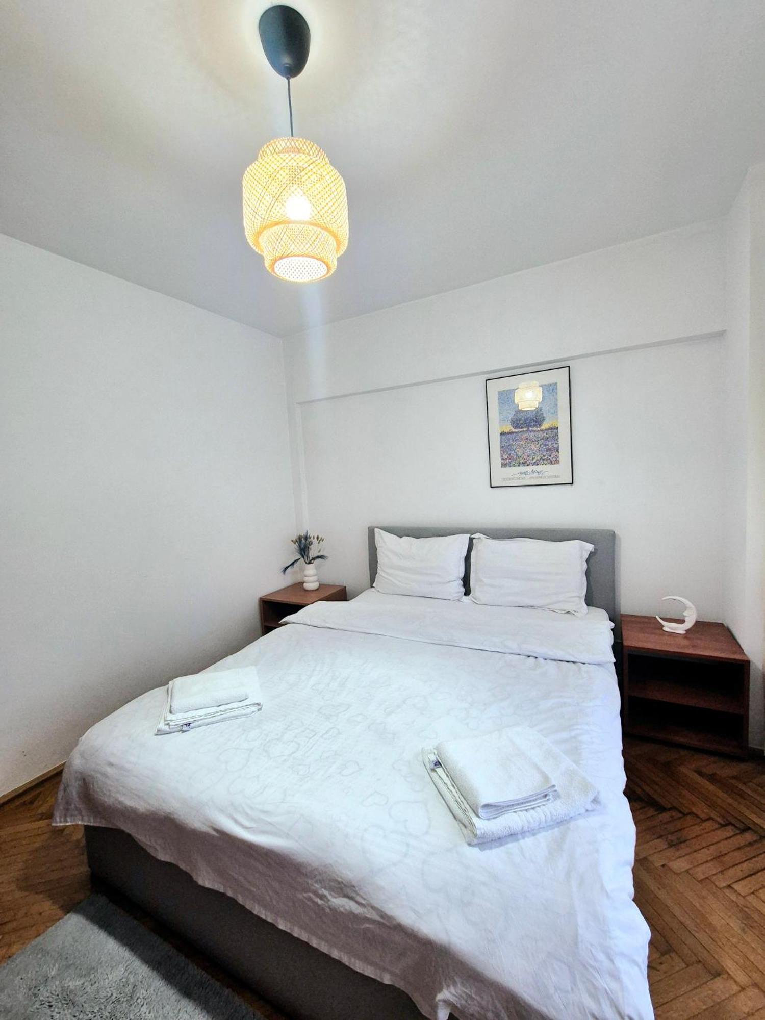 Tranquil Unirii Residence - Elegant & Spacious Living With Parking Steps From Parliament Бухарест Екстер'єр фото