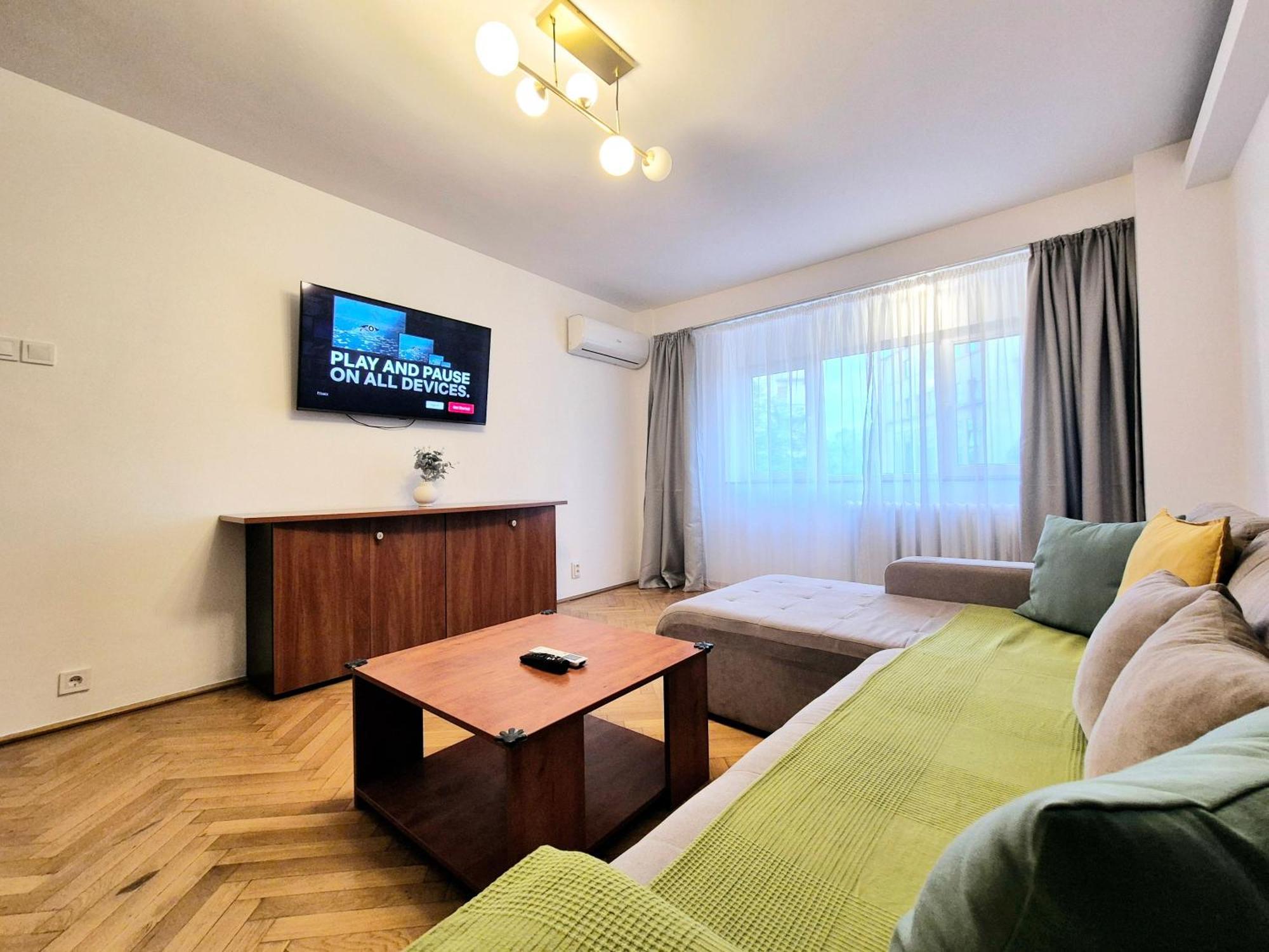 Tranquil Unirii Residence - Elegant & Spacious Living With Parking Steps From Parliament Бухарест Екстер'єр фото