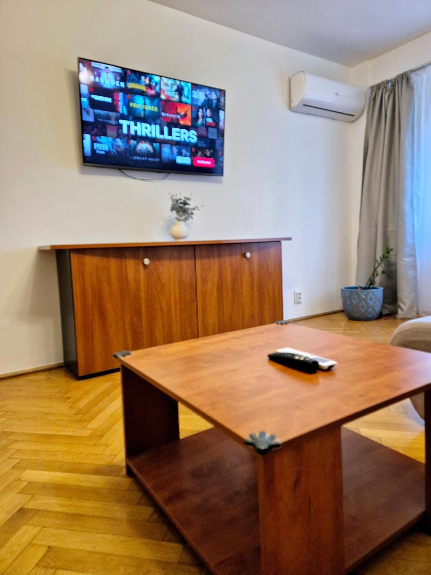 Tranquil Unirii Residence - Elegant & Spacious Living With Parking Steps From Parliament Бухарест Екстер'єр фото
